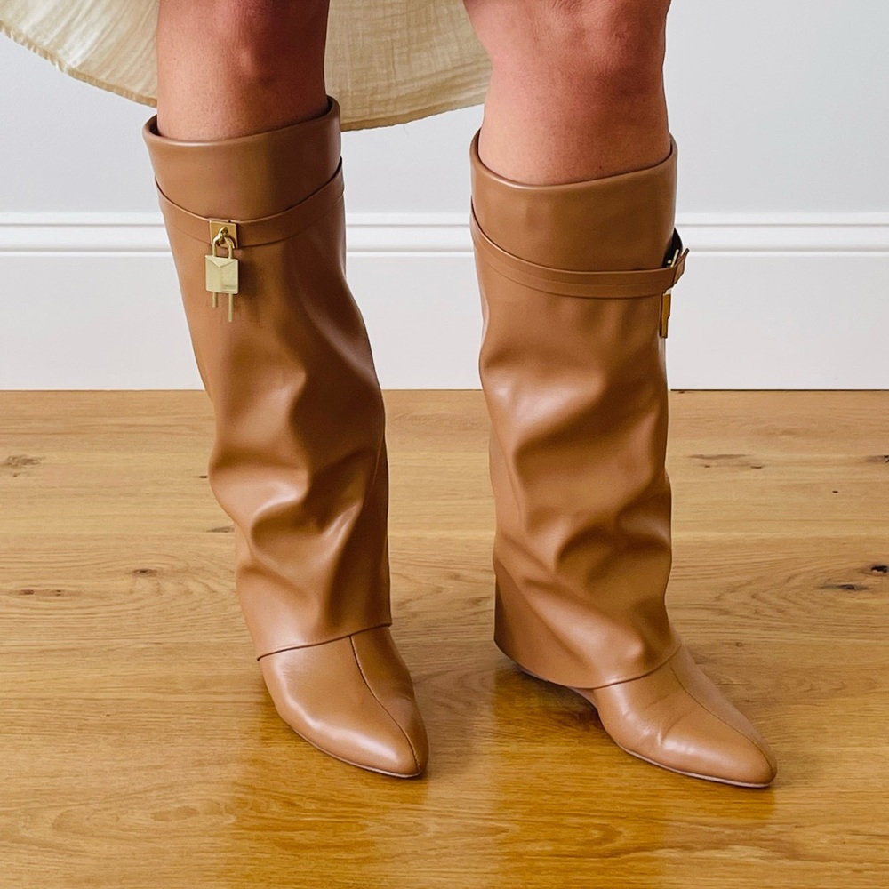 Adorable boots!! Can bundle with dress in picture!